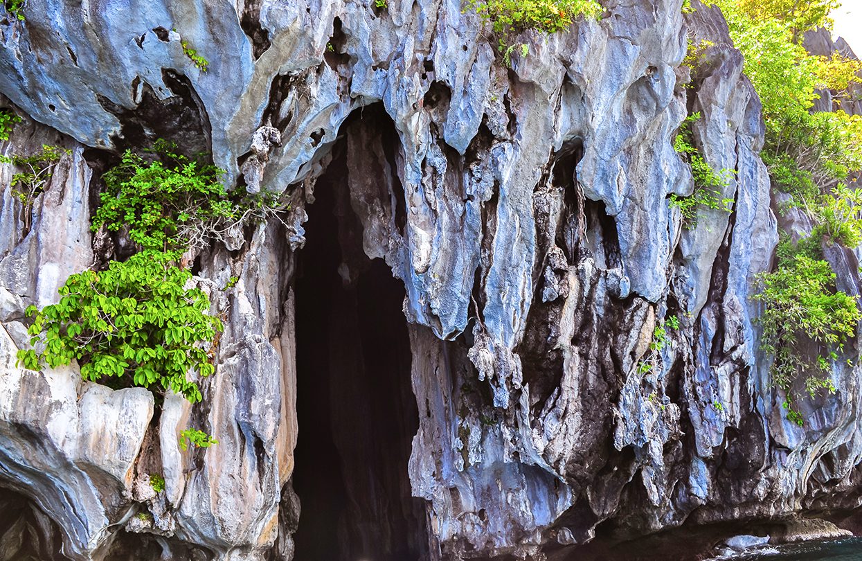 Cathedral Cave' limestone rock formation - Pinasil Island, El Nido, Palawan, image by jejim